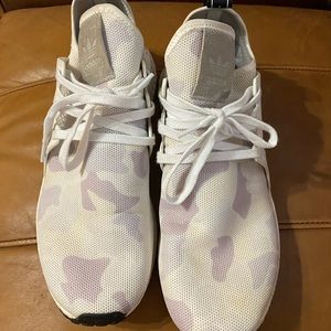 Men’s Adidas tennis shoes